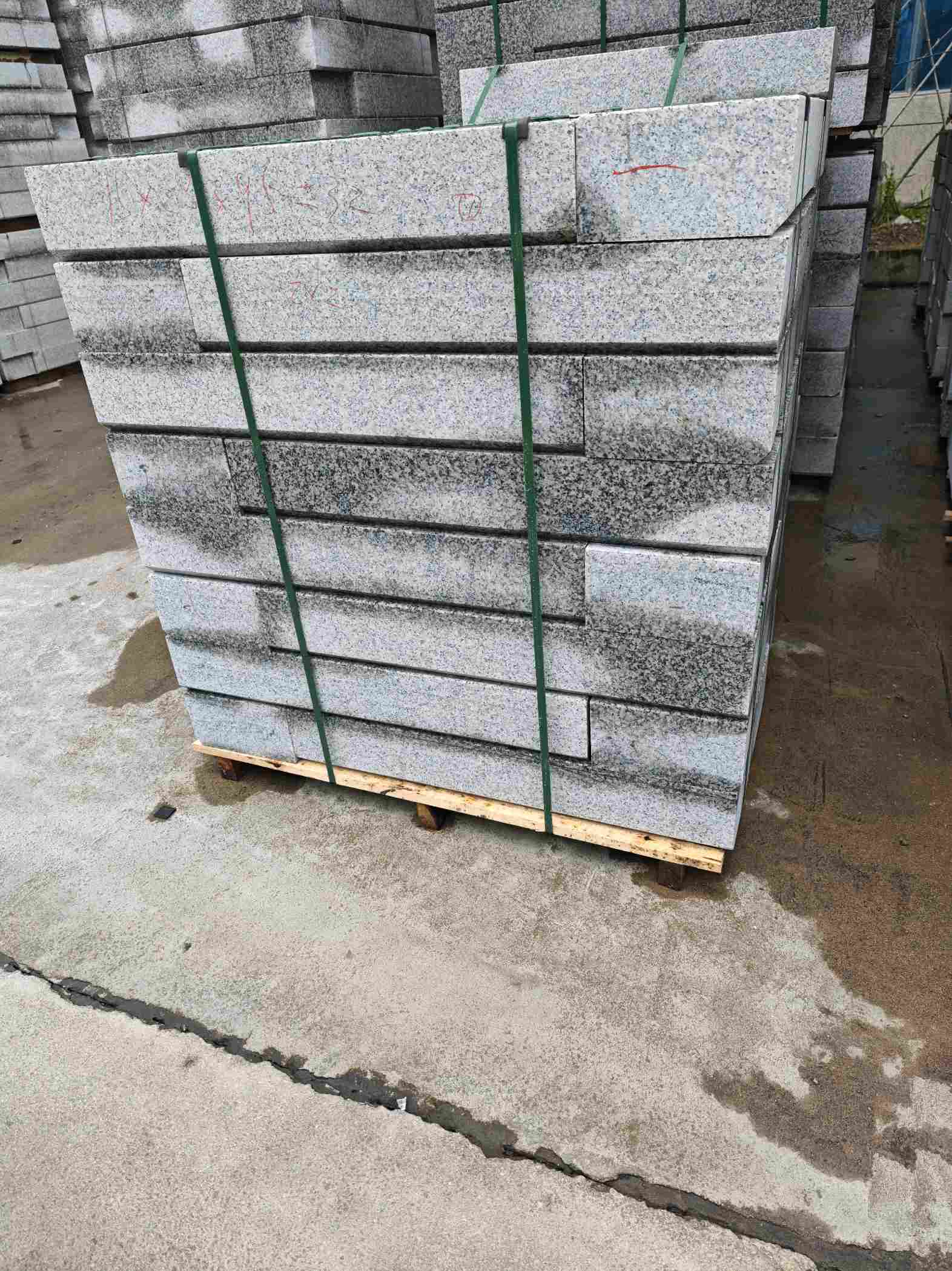 松原芙蓉白路牙石，马路牙子